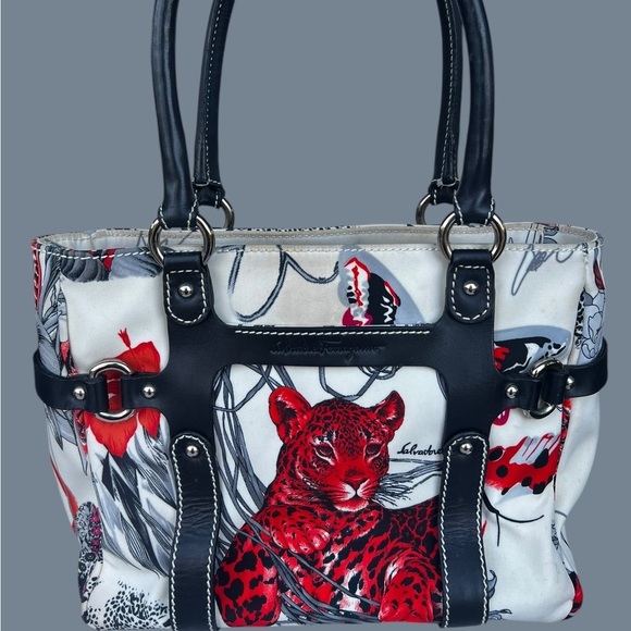 Gorgeous Ferragamo Fiera Leopard Print Jungle Safari - Picture 1 of 15